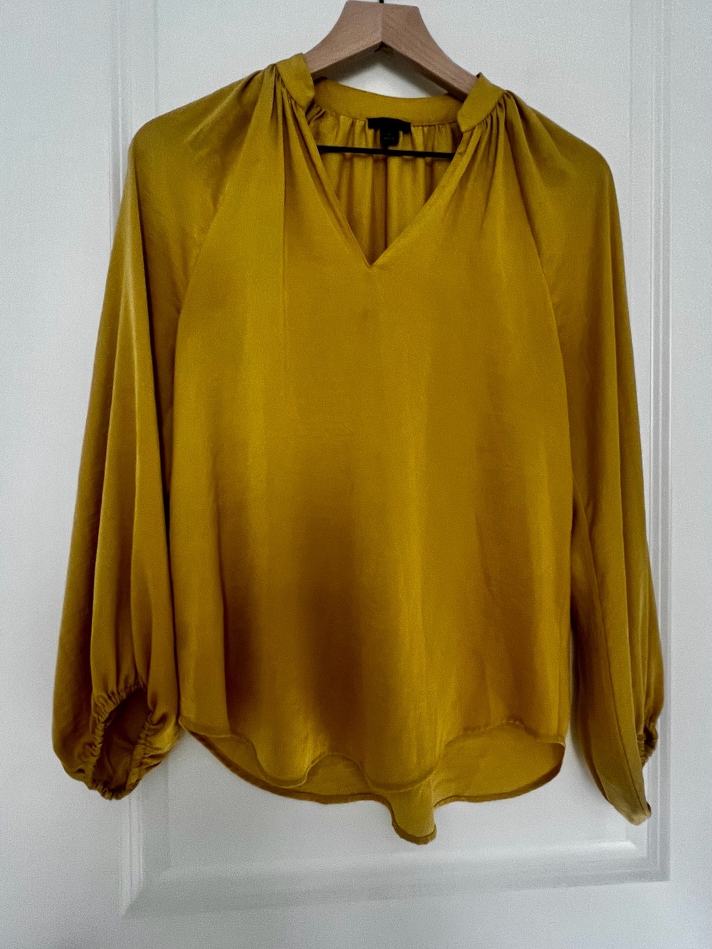 Ann Taylor Mustard Yellow V-Neck Long-Sleeve Blouse XS